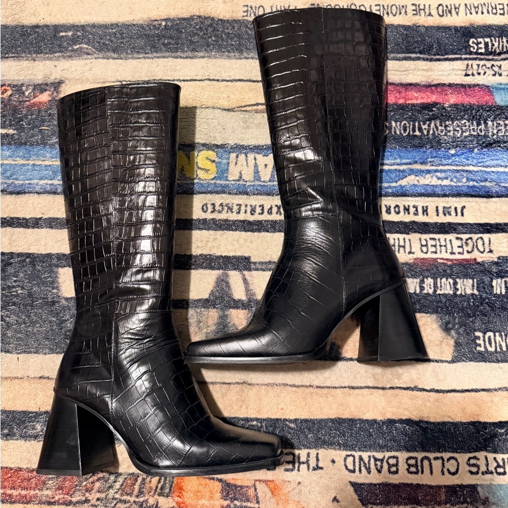 Elegant Black Croc-Embossed Le Midnight Heeled Boots 39 Noir 9